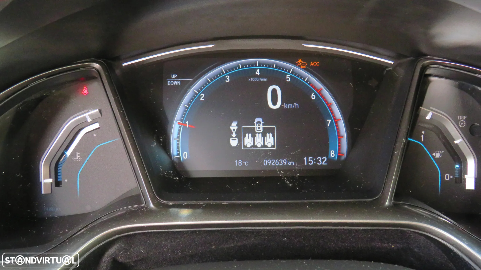 Honda Civic 1.0 i-VTEC Comfort - 17