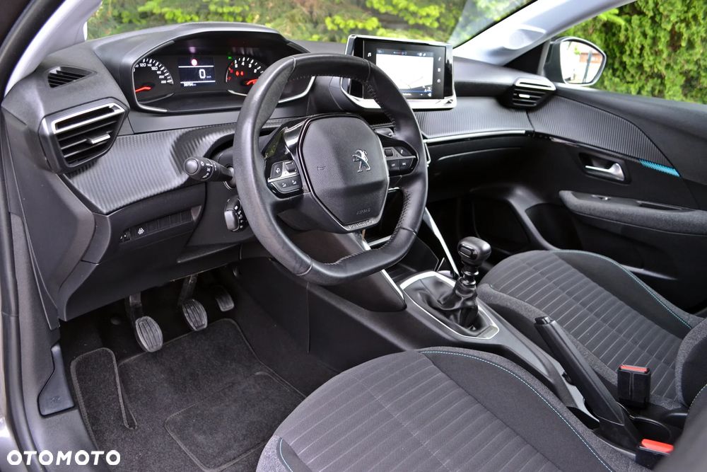 Peugeot 208 - 16