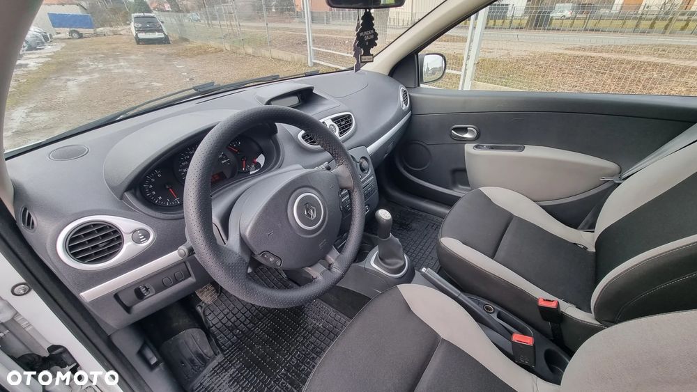 Renault Clio 1.5 dCi 75 Expression - 11