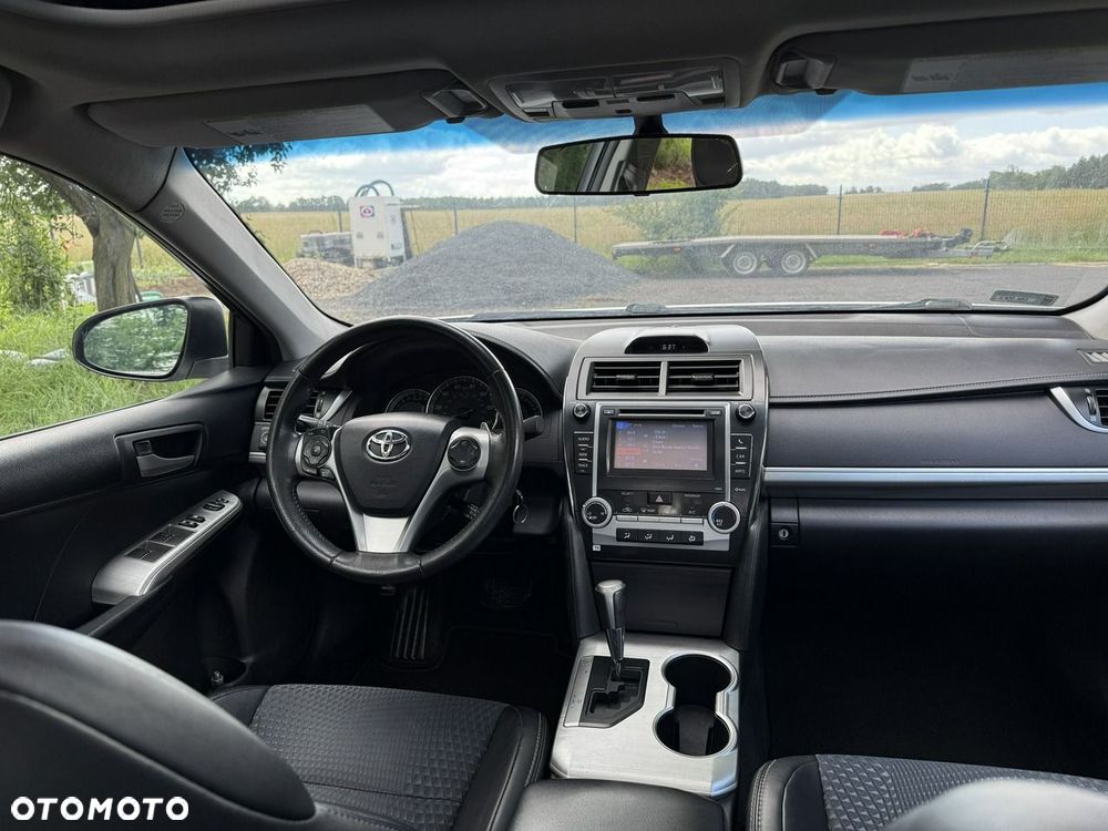 Toyota Camry - 14