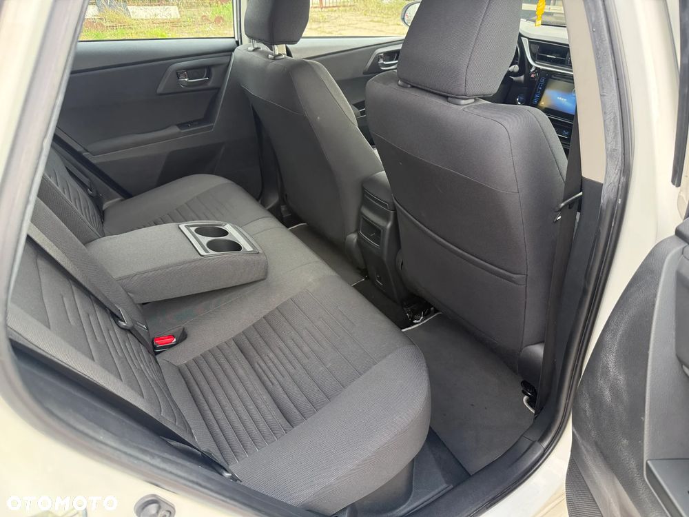 Toyota Auris 1.8 HSD Luna - 10