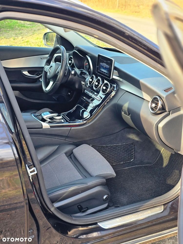 Mercedes-Benz Klasa C 180 7G-TRONIC Avantgarde - 31