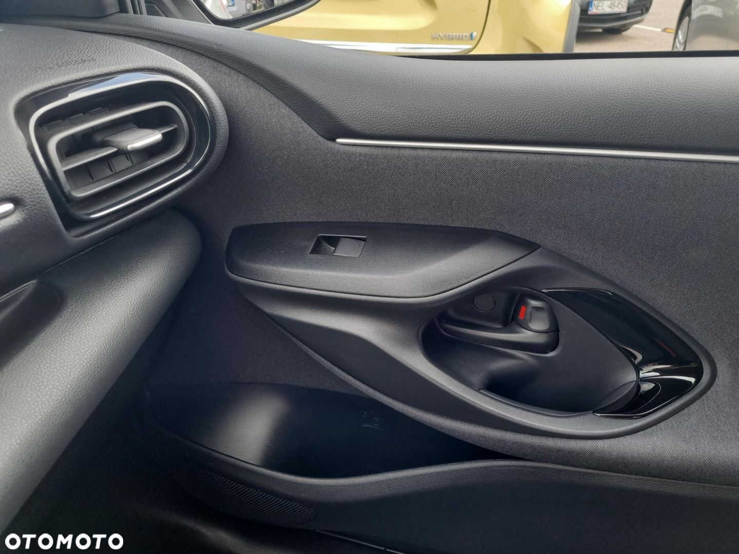 Toyota Yaris - 24
