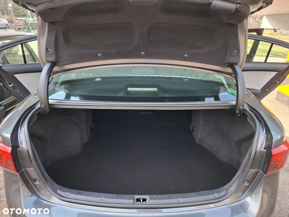 Toyota Avensis 1.8 Premium - 15