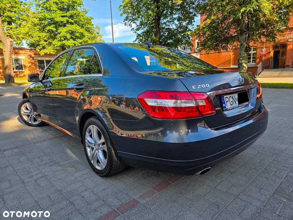 Mercedes-Benz Klasa E 200 CGI BlueEFFICIENCY - 2