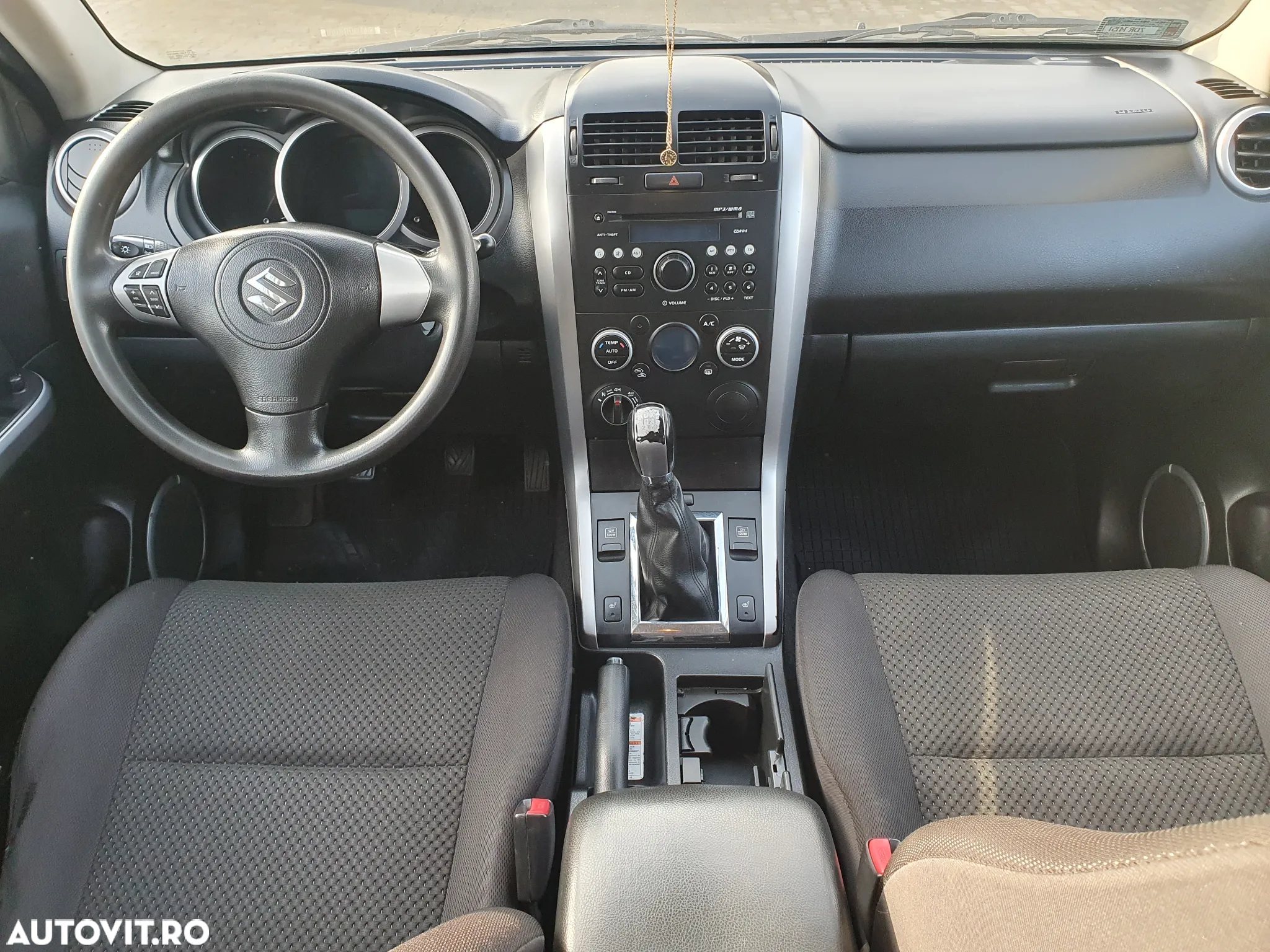 Suzuki Grand Vitara 1.9 DDIS JLX - 6