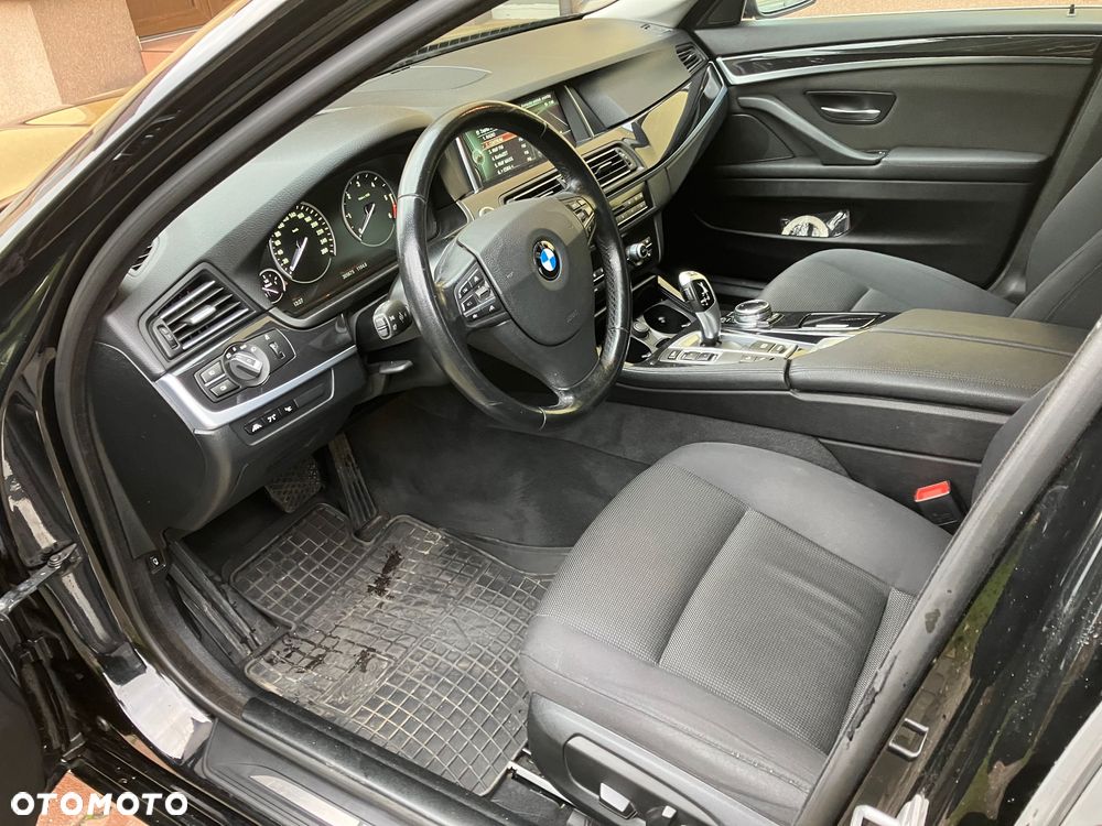 BMW Seria 5 530d xDrive - 16