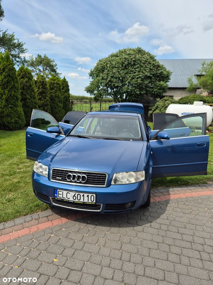 Audi A4 Limousine - 3