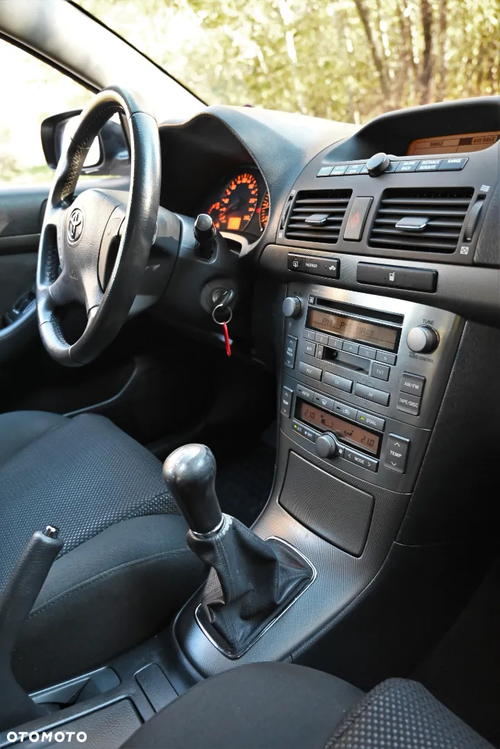 Toyota Avensis - 14
