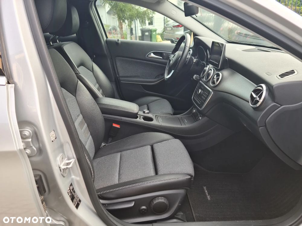 Mercedes-Benz GLA - 36