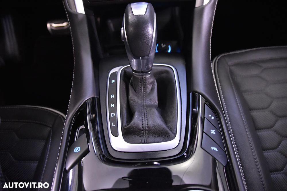 Ford Mondeo 2.0 HEV Vignale - 17