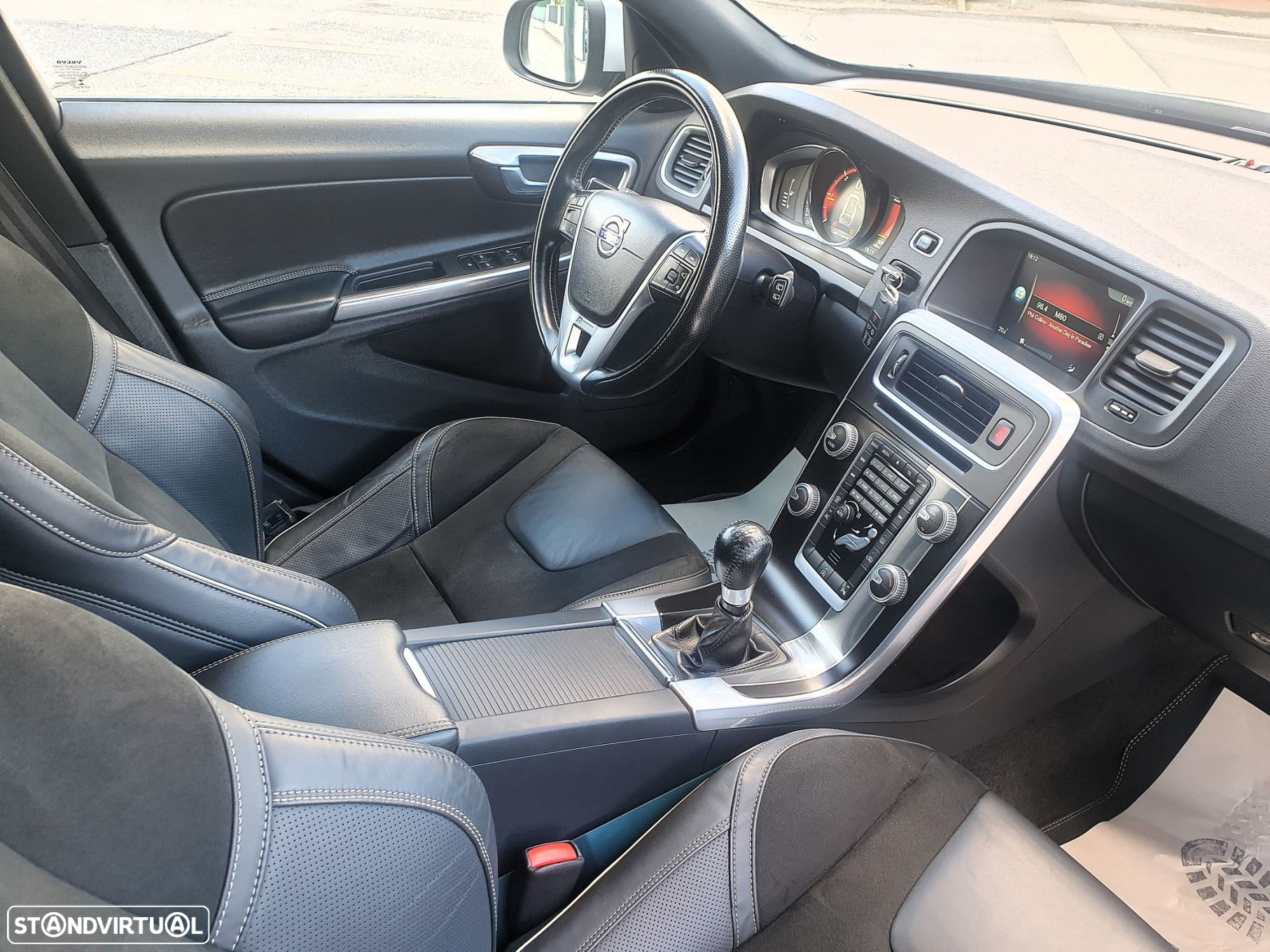 Volvo V60 1.6 D2 R-Design Momentum - 28