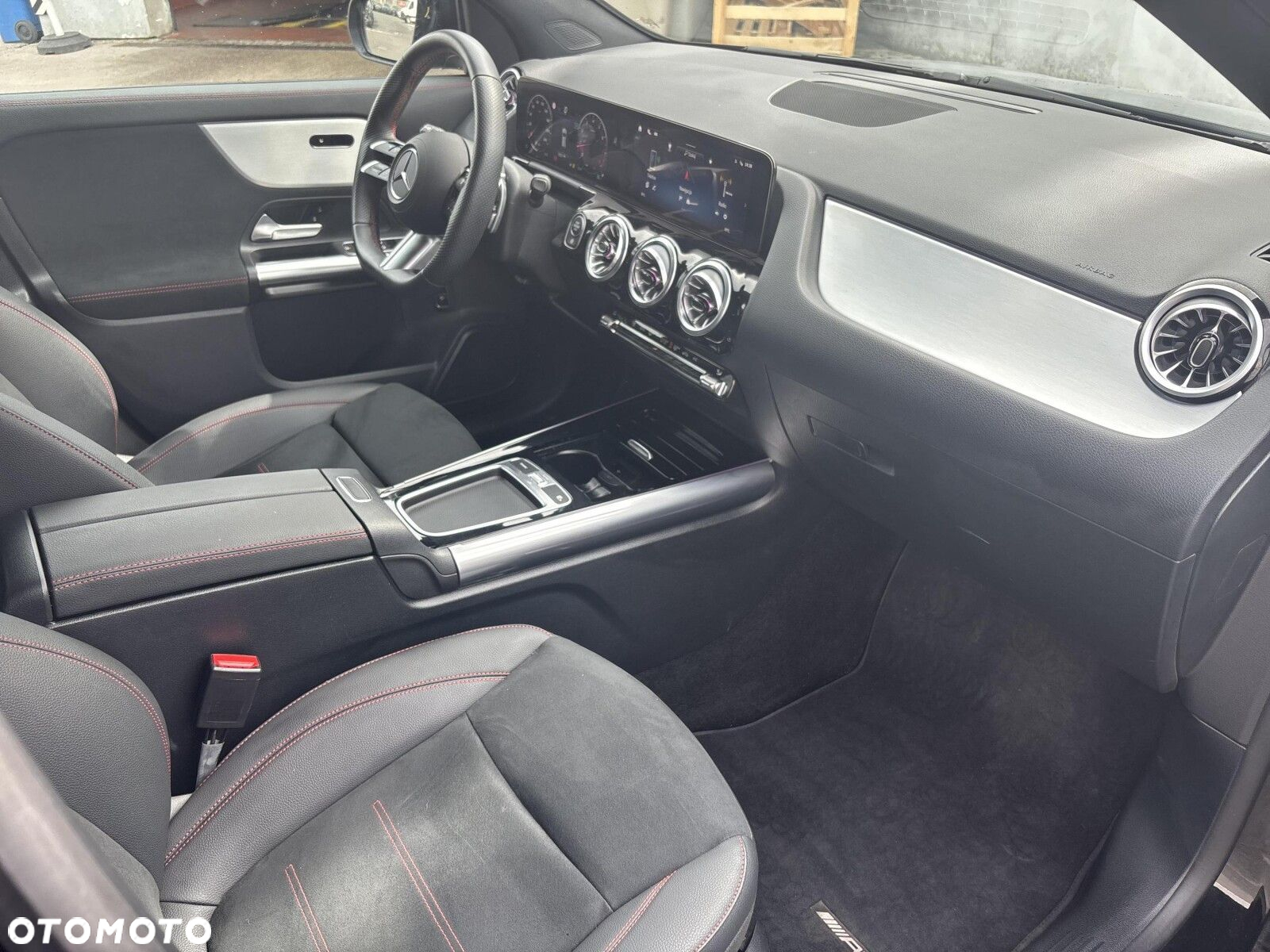 Mercedes-Benz GLA - 13