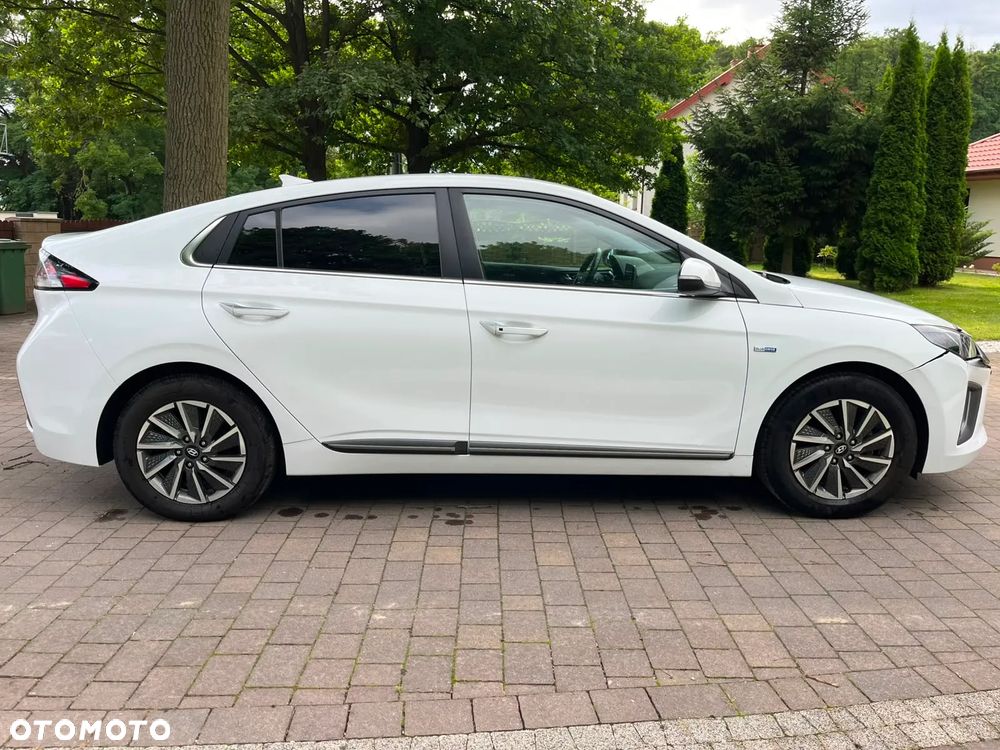 Hyundai IONIQ Premium - 3
