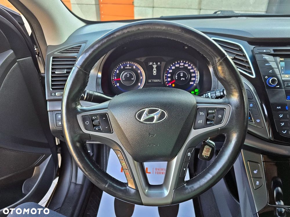 Hyundai i40 Kombi blue 1.6 Family+ - 22