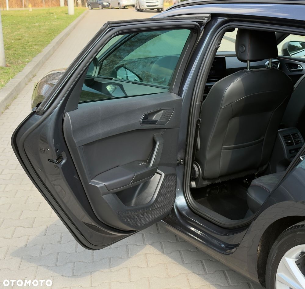 Seat Leon 1.5 eTSI OPF DSG FR Black Edition - 17