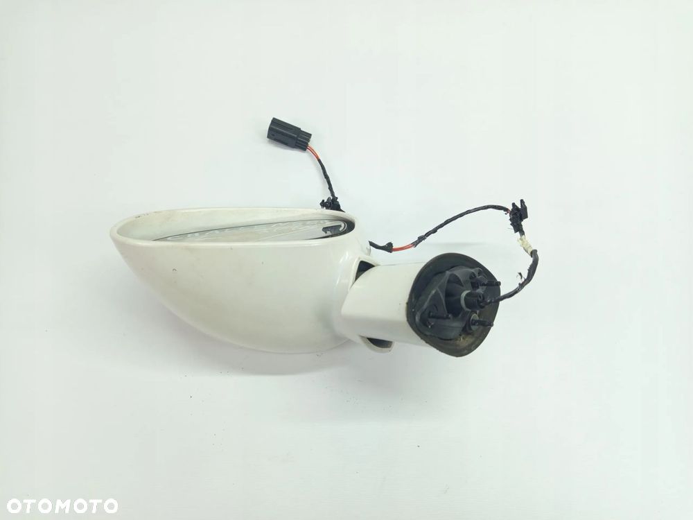 LUSTERKO LEWE DODGE CHALLENGER 08-14 3 PIN - 3