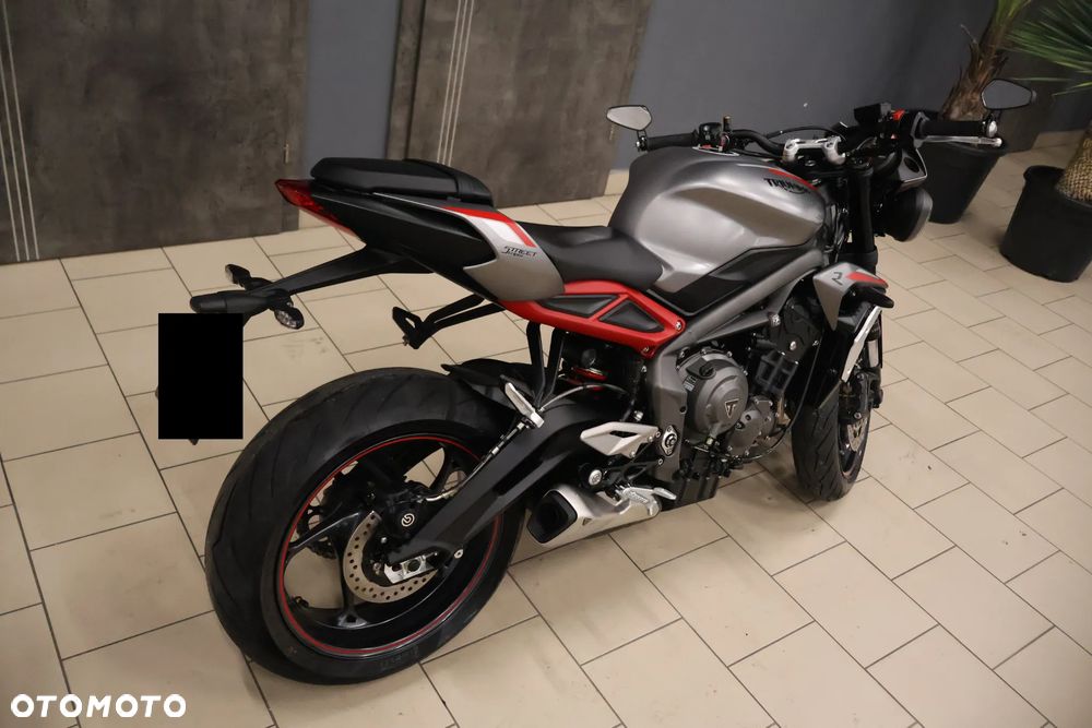 Triumph Street Triple - 3