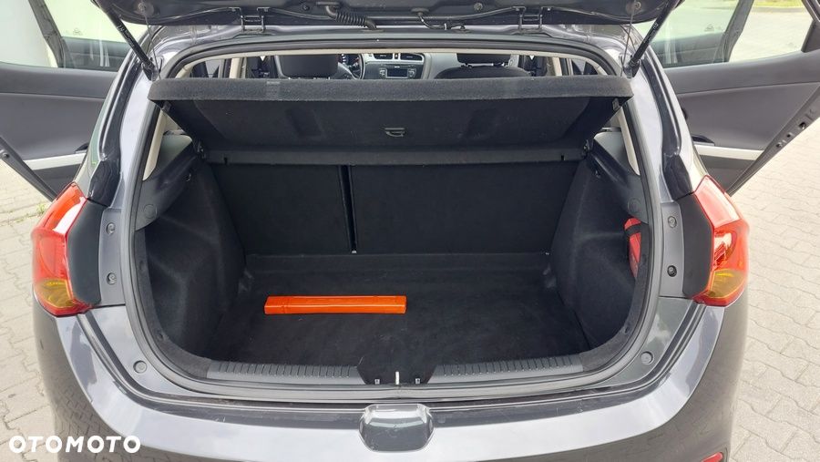 Kia Ceed - 14