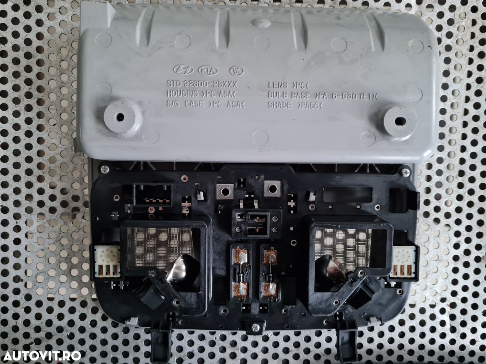 Plafoniera Fata Spate Suport Ochelari Hyundai IX35 An 2009-2010-2011-2012-2013-2014-2015 Dezmembrez - 8