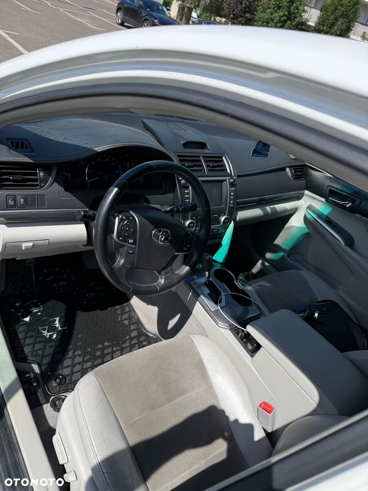 Toyota Camry 2.4 Hybrid - 7