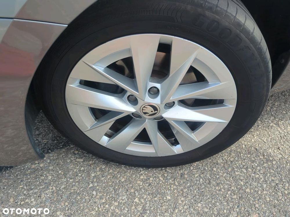 Skoda Octavia 2.0 TDI Ambition DSG - 6