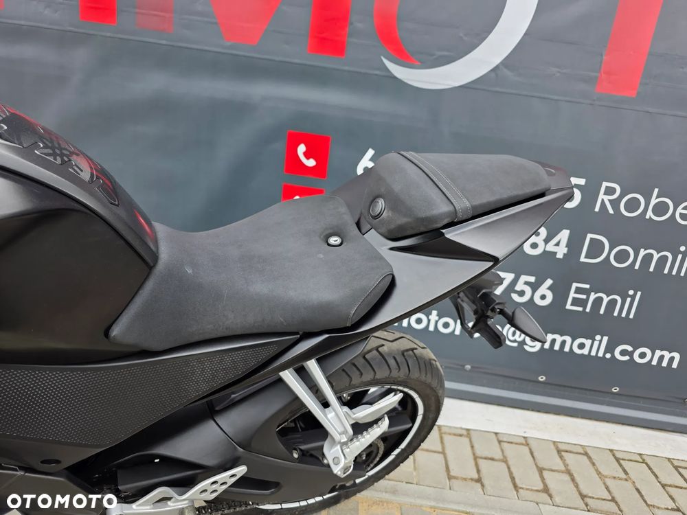 Yamaha YZF - 9