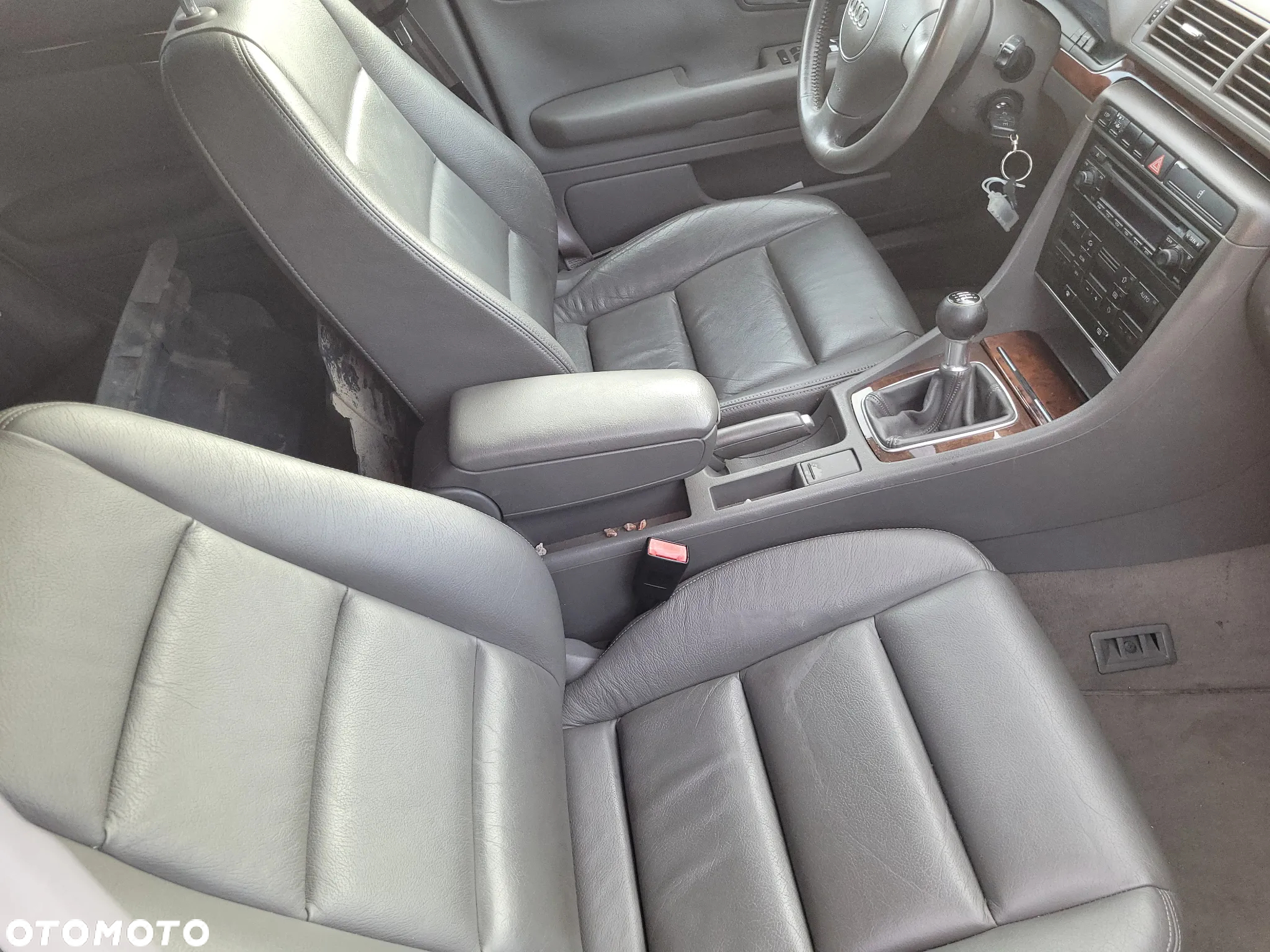 FOTELE KANAPA AUDI A4 B6 SKORA - 3