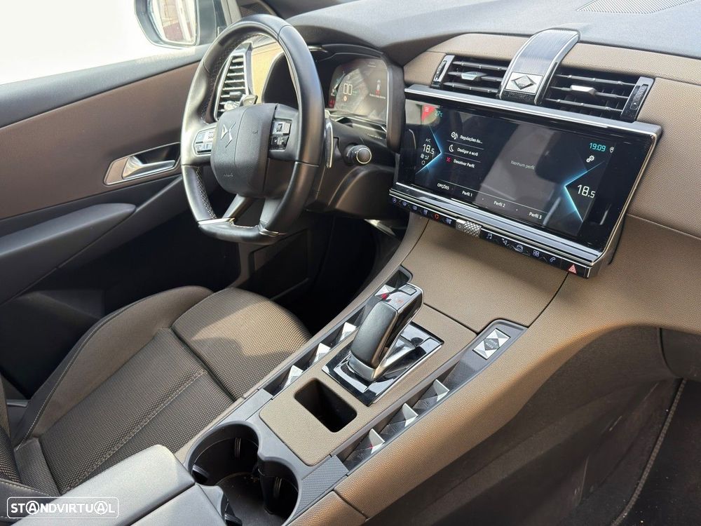 DS 7 Crossback E-Tense Bastille+ EAT8 — fotografia 29