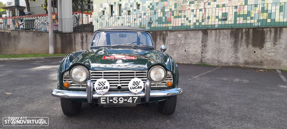 Triumph TR4 - 6