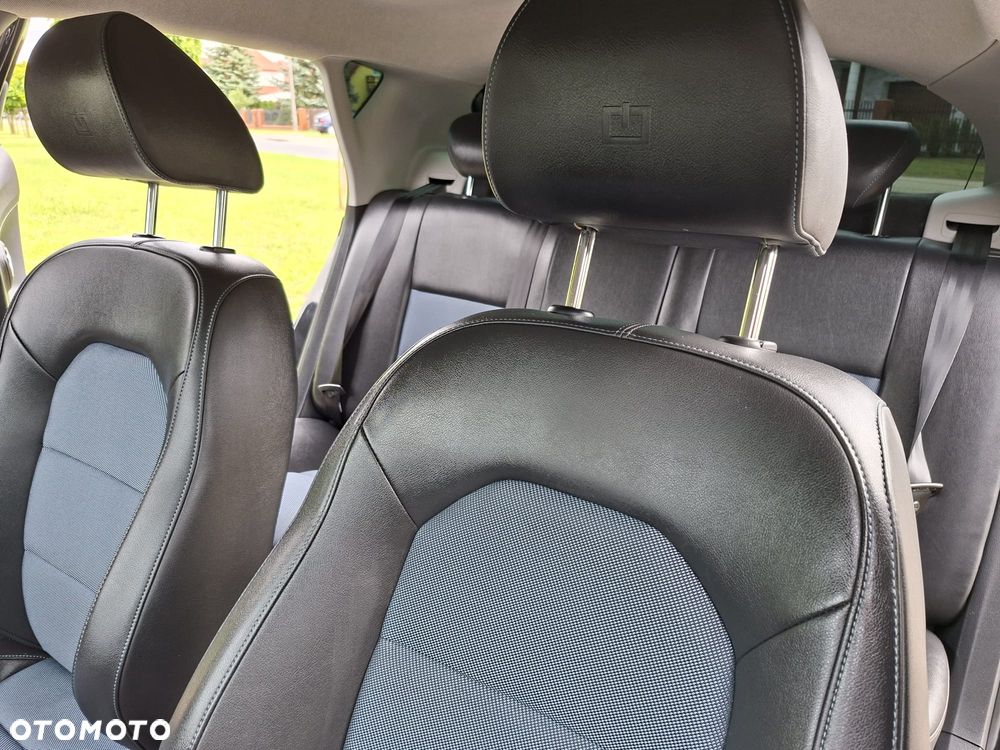 Seat Ibiza 1.2 TSI CONNECT - 10