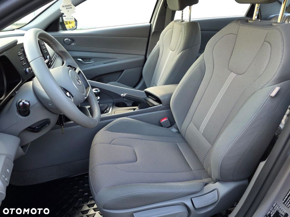 Hyundai Elantra 1.6 Smart - 21