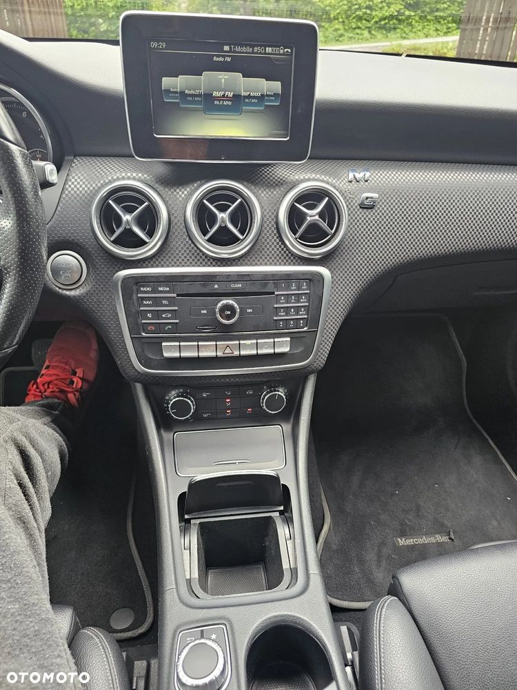 Mercedes-Benz Klasa A 180 7G-DCT Activity Edition - 23