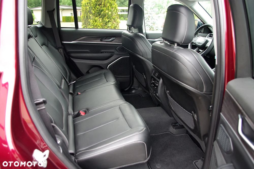 Jeep Grand Cherokee - 14
