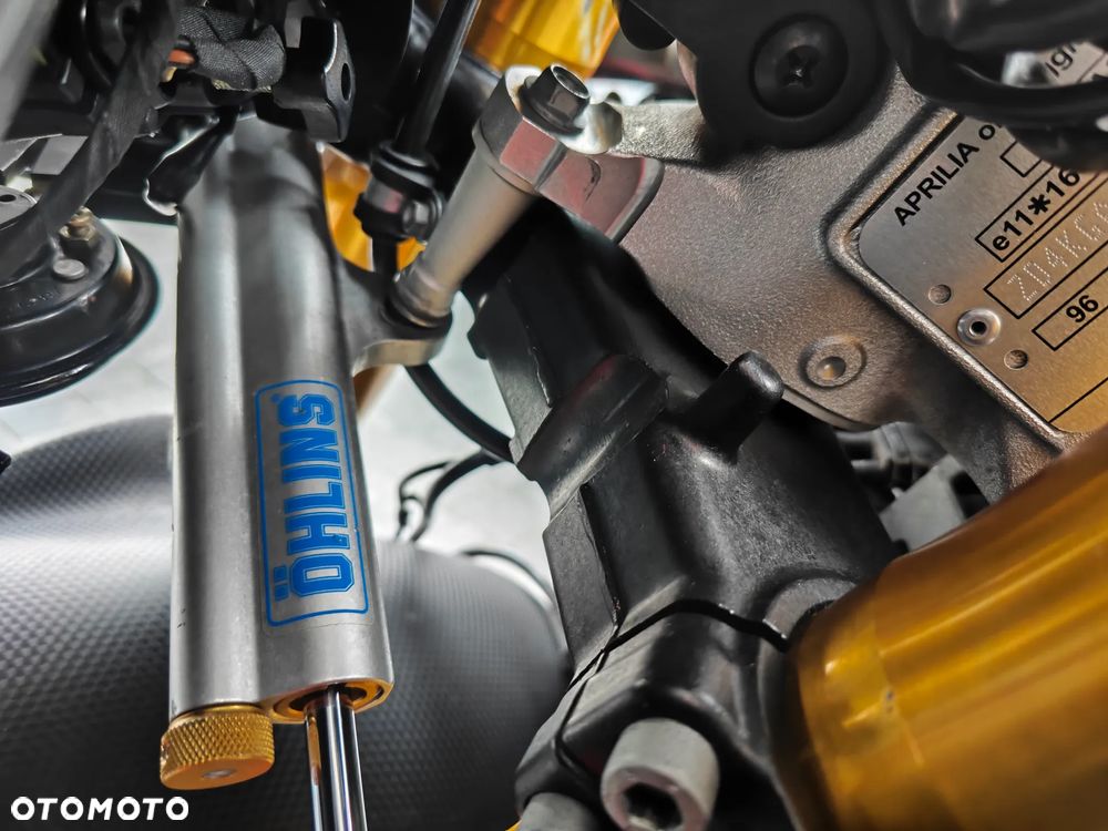 Aprilia Tuono - 8