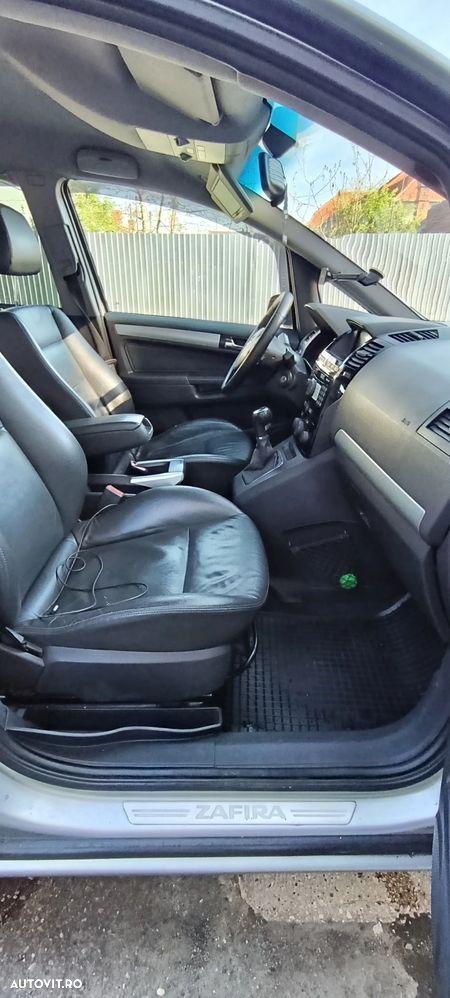 Opel Zafira 1.9 CDTI Cosmo - 4