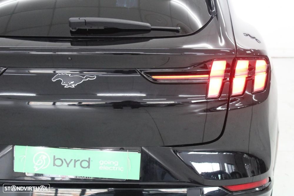 Ford Mustang Mach-E 72.6 kWh Premium AWD - 6