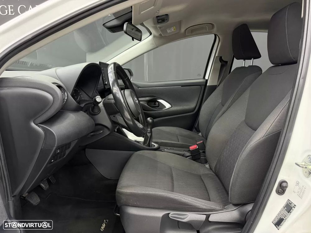 Toyota Yaris 1.0 VVT-i Comfort Plus — fotografia 19