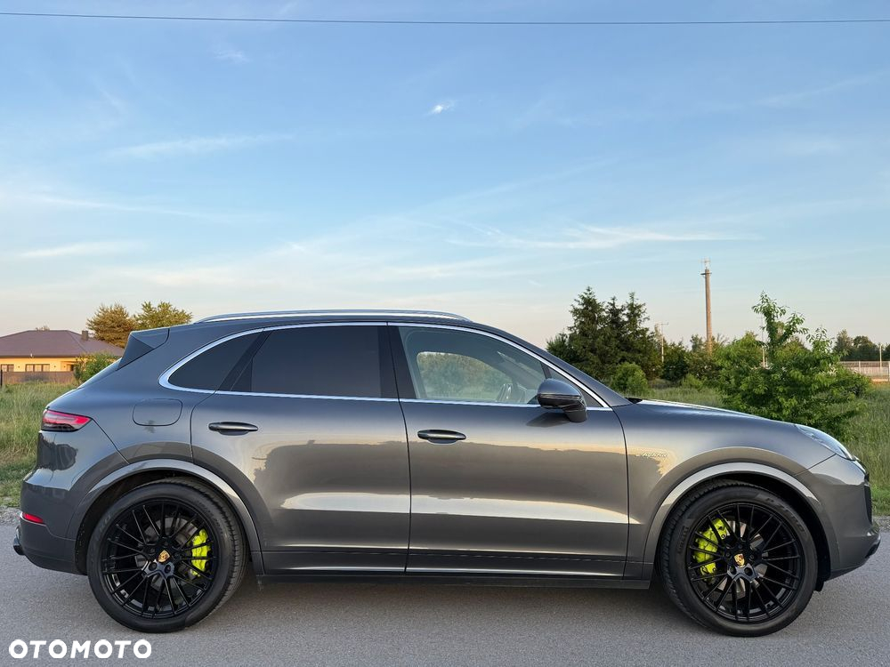 Porsche Cayenne E-Hybrid Platinum Edition - 2