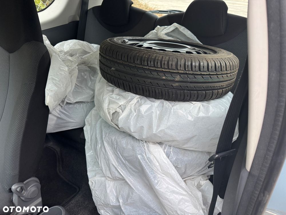 Toyota Aygo City - 3