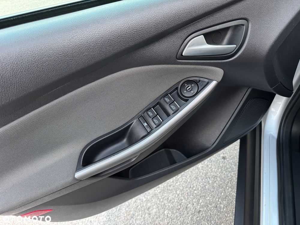 Ford Focus 1.6 FF Ambiente - 22