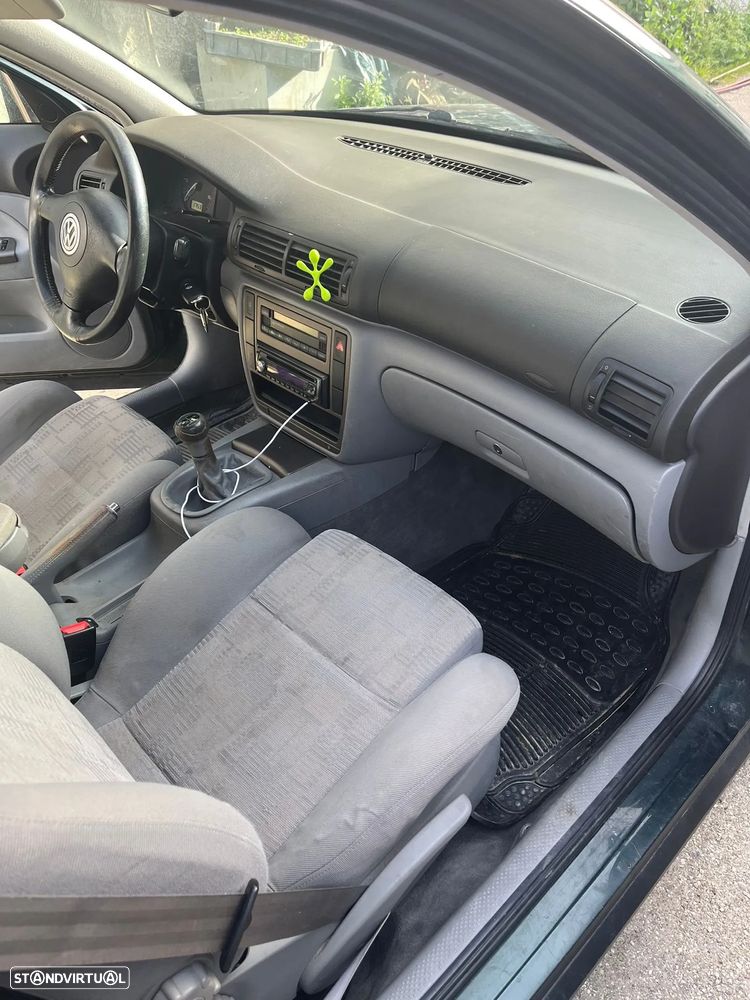 VW Passat Variant 1.9 TDi Confortline - 4