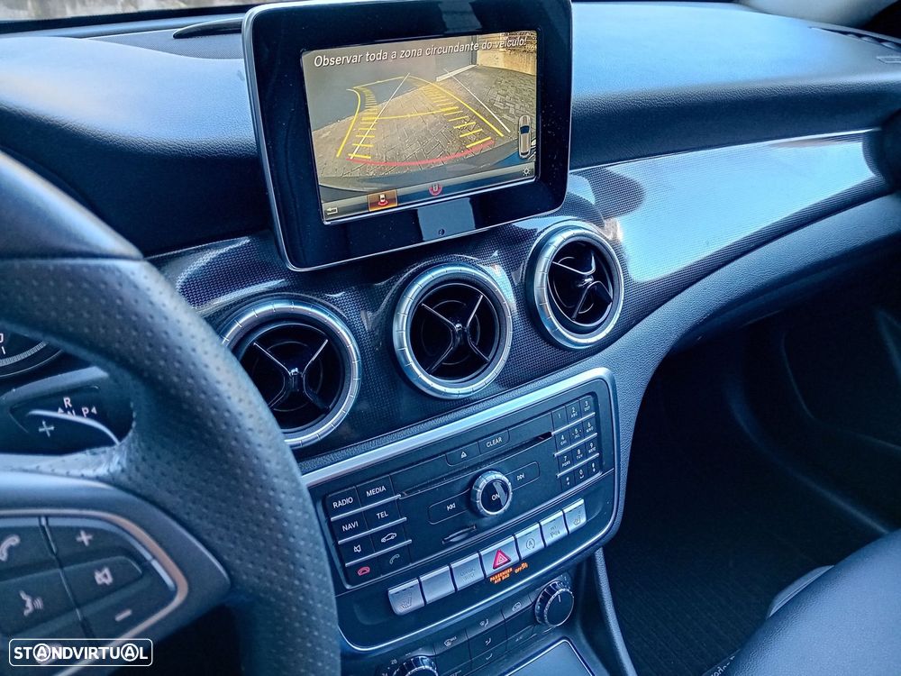 Mercedes-Benz CLA 180 7G-DCT UrbanStyle Edition - 19