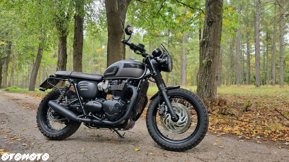 Triumph Bonneville - 1
