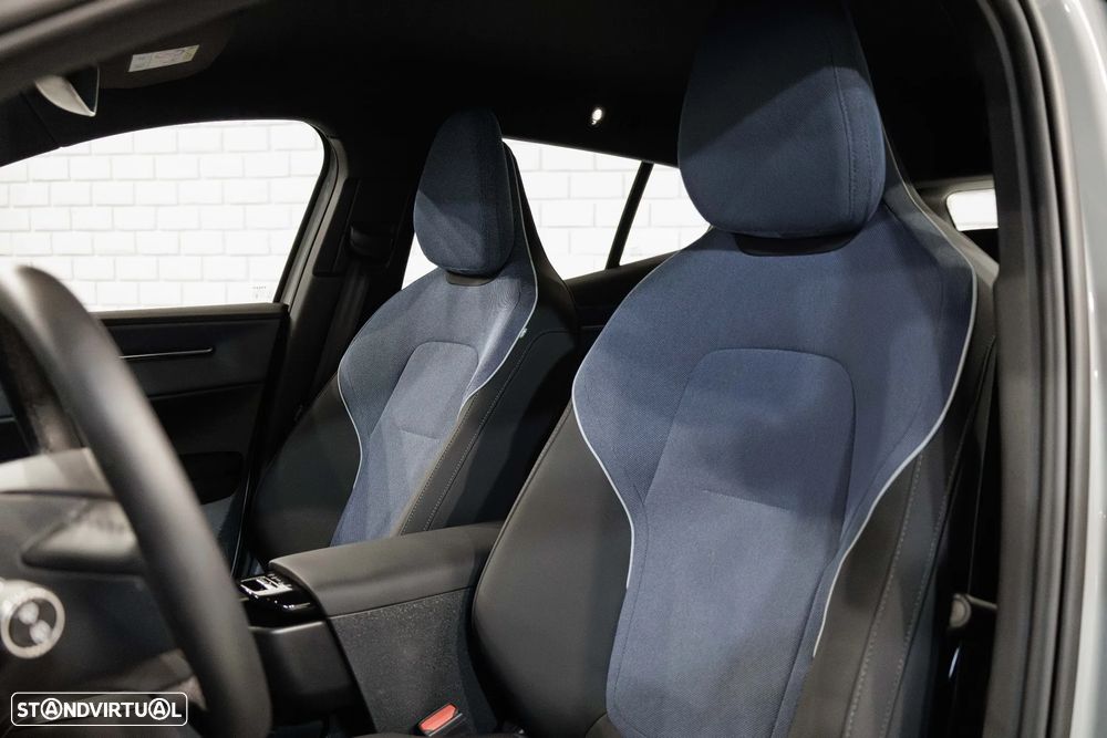 Volvo EX30 69 kWh Single Motor Extended Range Plus - 11