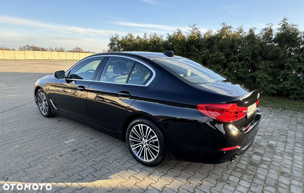 BMW Seria 5 530i Sport Line - 13