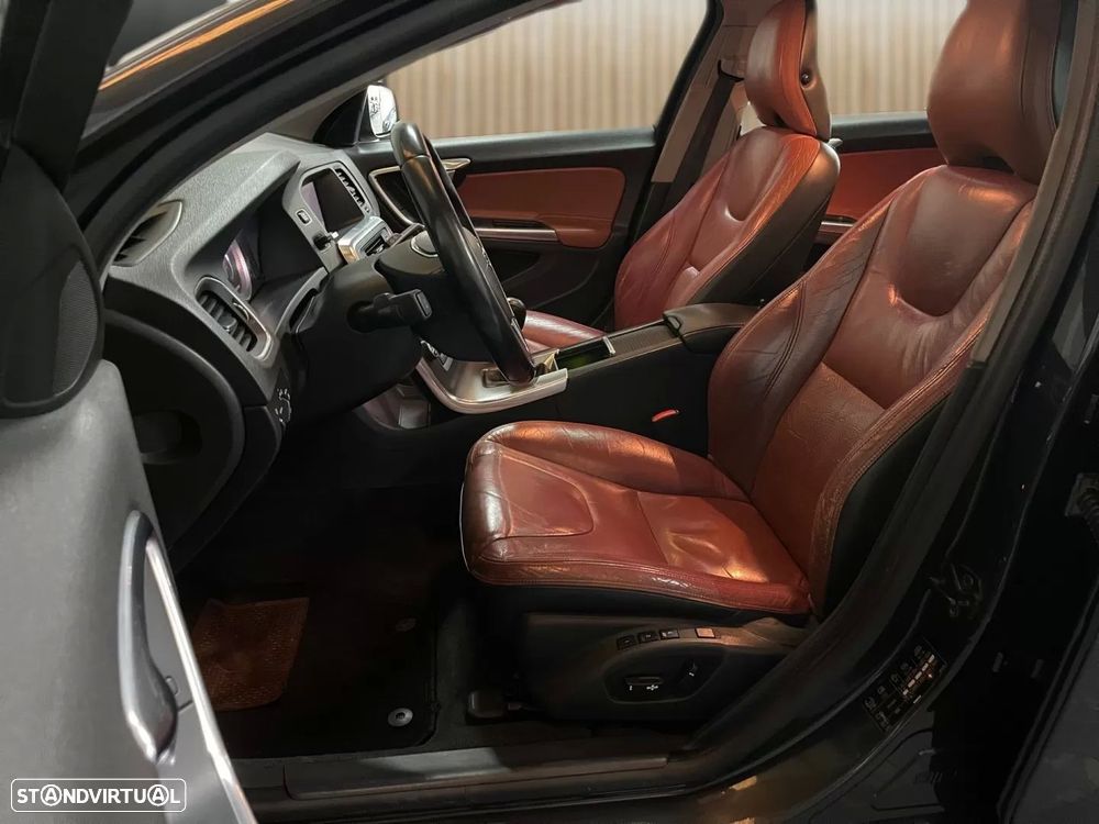 Volvo V60 D2 Summum - 17