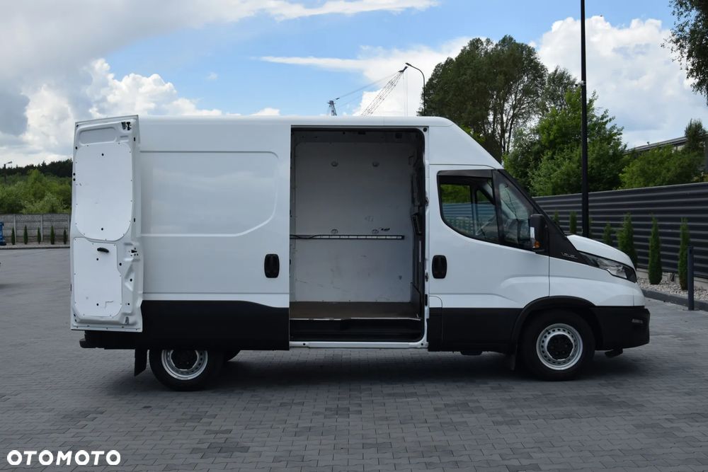 Iveco DAILY 35S12 / 2.3 - 120 KM / DOSTAWCZE / BLASZAK / KLIMA / TEMPOMAT / KLIMA / TRYB CITY / SERWISOWANY / SPROWADZONY Z NIEMIEC - 18