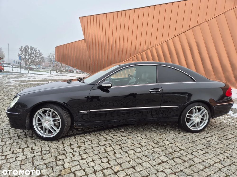 Mercedes-Benz CLK - 24