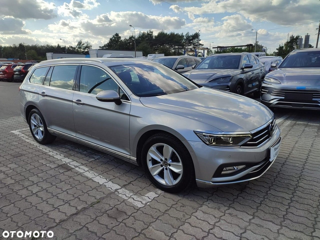 Volkswagen Passat - 31